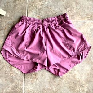 Lululemon athletica Hotty Hot Low Rise Shorts 4”